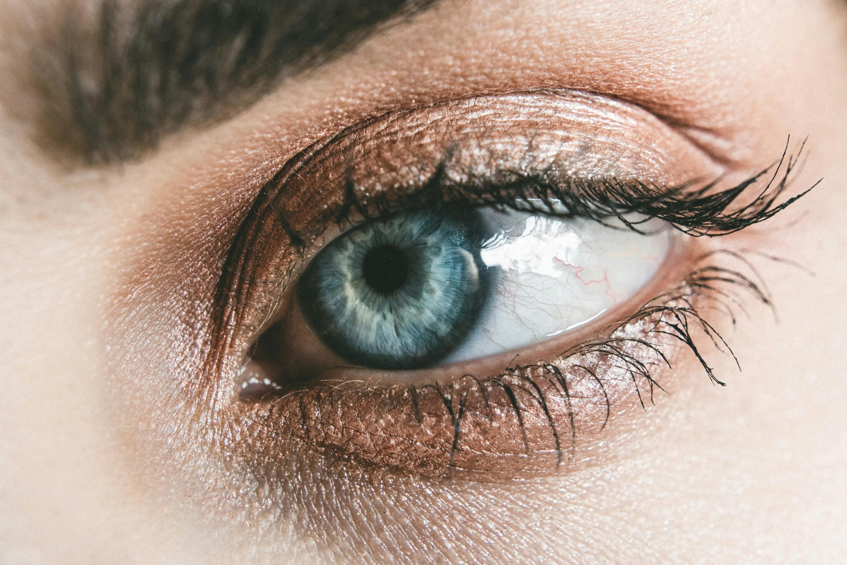 Primo piano di uno sguardo con extension ciglia 3lashes